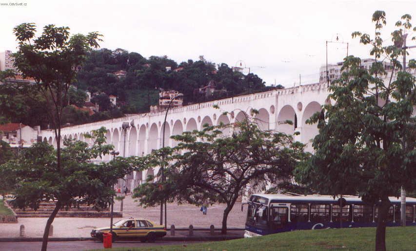 Foto: Braz�lie-viadukt pro tramvaje jezd�c� do Santa Terezy